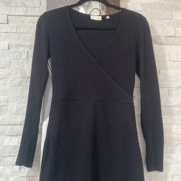 Aritzia Black Woolfred Free Dress Collection Size M - Picture 3 of 10